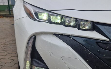 Toyota Prius IV XW50, 2020 год, 2 850 000 рублей, 20 фотография