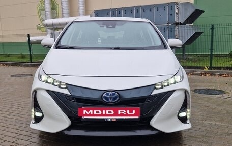 Toyota Prius IV XW50, 2020 год, 2 850 000 рублей, 19 фотография
