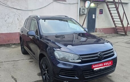 Volkswagen Touareg III, 2011 год, 2 100 000 рублей, 2 фотография