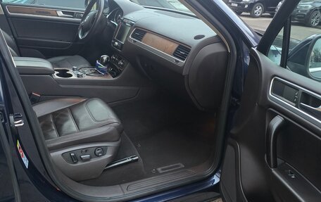 Volkswagen Touareg III, 2011 год, 2 100 000 рублей, 7 фотография