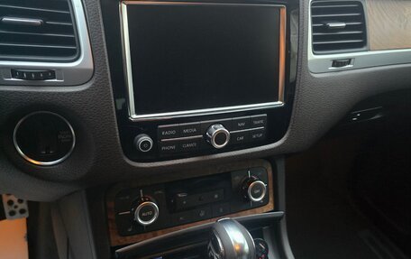 Volkswagen Touareg III, 2011 год, 2 100 000 рублей, 12 фотография