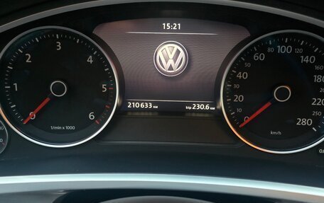 Volkswagen Touareg III, 2011 год, 2 100 000 рублей, 14 фотография