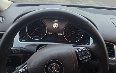 Volkswagen Touareg III, 2011 год, 2 100 000 рублей, 15 фотография