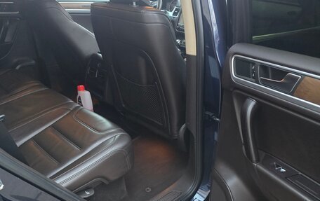 Volkswagen Touareg III, 2011 год, 2 100 000 рублей, 8 фотография