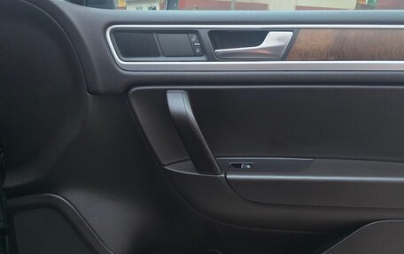 Volkswagen Touareg III, 2011 год, 2 100 000 рублей, 6 фотография