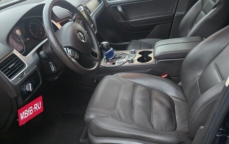 Volkswagen Touareg III, 2011 год, 2 100 000 рублей, 16 фотография