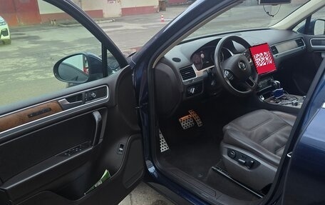 Volkswagen Touareg III, 2011 год, 2 100 000 рублей, 18 фотография