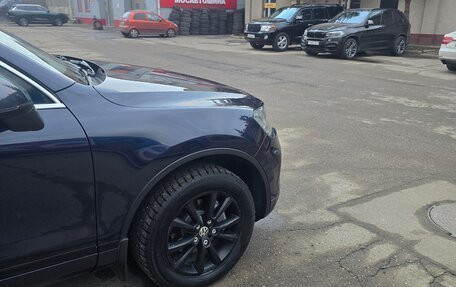 Volkswagen Touareg III, 2011 год, 2 100 000 рублей, 21 фотография