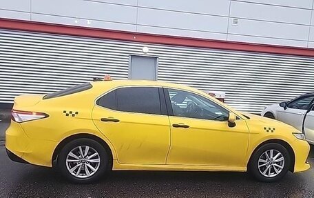 Toyota Camry, 2020 год, 1 500 000 рублей, 4 фотография