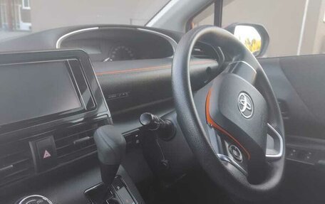 Toyota Sienta II, 2019 год, 1 490 000 рублей, 13 фотография