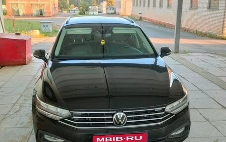 Volkswagen Passat B8 рестайлинг, 2021 год, 2 910 000 рублей, 1 фотография