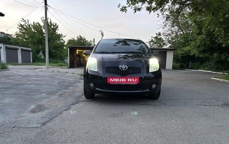 Toyota Yaris III рестайлинг, 2008 год, 780 000 рублей, 3 фотография