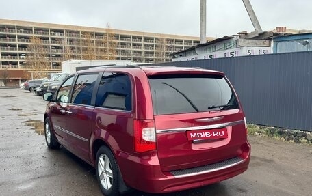 Chrysler Voyager IV, 2012 год, 2 400 000 рублей, 3 фотография