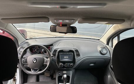 Renault Kaptur I рестайлинг, 2017 год, 1 400 000 рублей, 31 фотография