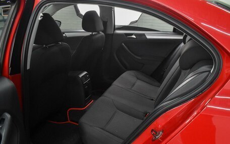 Volkswagen Jetta VI, 2011 год, 1 099 000 рублей, 11 фотография