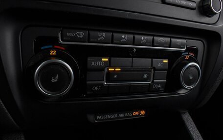 Volkswagen Jetta VI, 2011 год, 1 099 000 рублей, 12 фотография