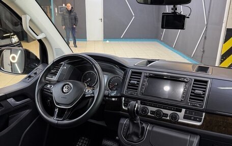 Volkswagen Caravelle T6 рестайлинг, 2019 год, 5 700 000 рублей, 16 фотография