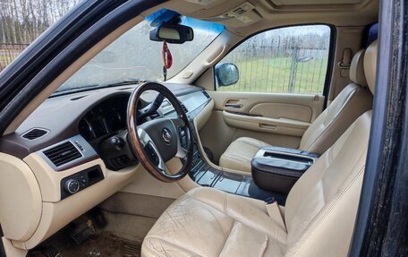 Cadillac Escalade III, 2007 год, 700 000 рублей, 13 фотография