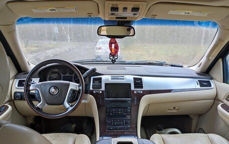 Cadillac Escalade III, 2007 год, 700 000 рублей, 19 фотография