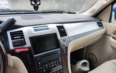 Cadillac Escalade III, 2007 год, 700 000 рублей, 16 фотография