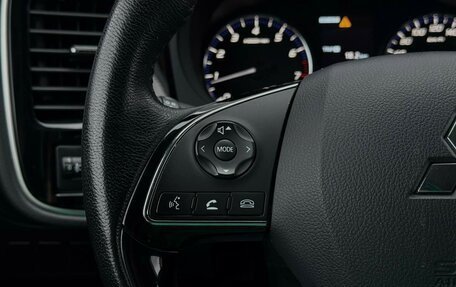 Mitsubishi Outlander III рестайлинг 3, 2018 год, 2 475 000 рублей, 16 фотография