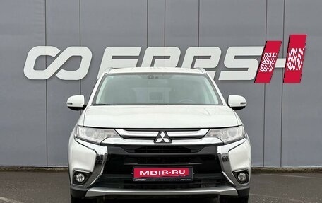 Mitsubishi Outlander III рестайлинг 3, 2018 год, 2 475 000 рублей, 3 фотография