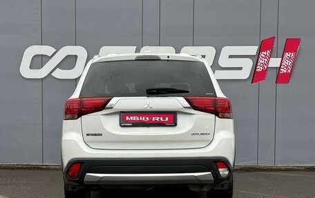 Mitsubishi Outlander III рестайлинг 3, 2018 год, 2 475 000 рублей, 4 фотография