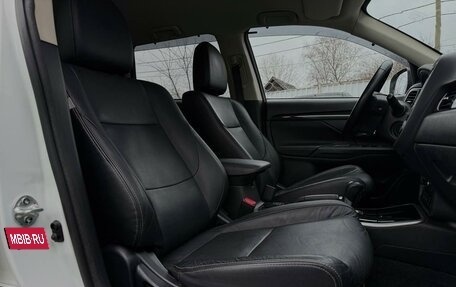 Mitsubishi Outlander III рестайлинг 3, 2018 год, 2 475 000 рублей, 8 фотография