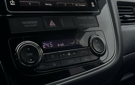 Mitsubishi Outlander III рестайлинг 3, 2018 год, 2 475 000 рублей, 21 фотография