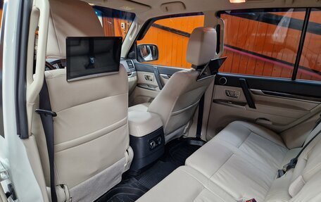 Mitsubishi Pajero IV, 2019 год, 5 200 000 рублей, 8 фотография