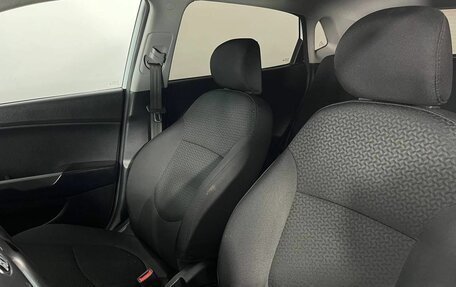 KIA Rio III рестайлинг, 2015 год, 1 040 000 рублей, 26 фотография