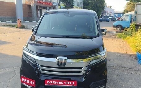 Honda Stepwgn IV, 2018 год, 2 500 000 рублей, 1 фотография