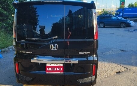 Honda Stepwgn IV, 2018 год, 2 500 000 рублей, 2 фотография