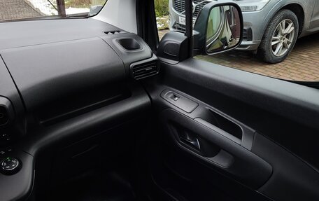 Opel Combo E, 2020 год, 1 999 000 рублей, 27 фотография