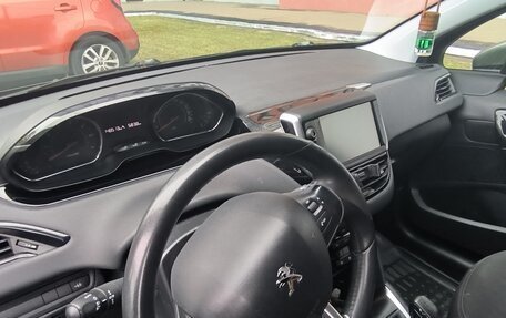 Peugeot 208 II, 2014 год, 700 000 рублей, 6 фотография