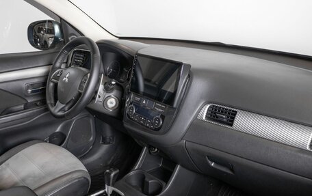 Mitsubishi Outlander III рестайлинг 3, 2013 год, 1 350 000 рублей, 4 фотография