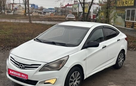 Hyundai Solaris II рестайлинг, 2015 год, 500 000 рублей, 4 фотография