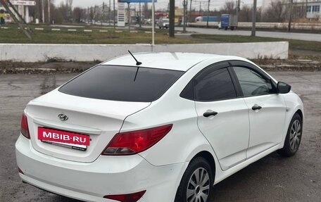 Hyundai Solaris II рестайлинг, 2015 год, 500 000 рублей, 2 фотография