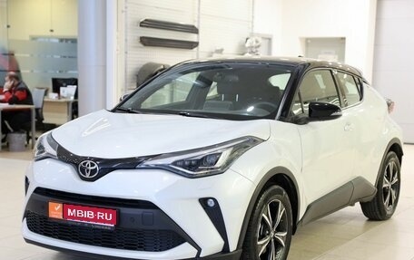 Toyota C-HR I рестайлинг, 2023 год, 3 700 000 рублей, 1 фотография