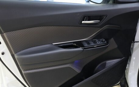 Toyota C-HR I рестайлинг, 2023 год, 3 700 000 рублей, 11 фотография