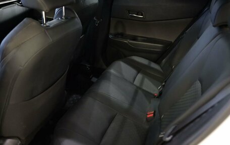 Toyota C-HR I рестайлинг, 2023 год, 3 700 000 рублей, 12 фотография