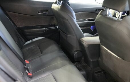 Toyota C-HR I рестайлинг, 2023 год, 3 700 000 рублей, 15 фотография