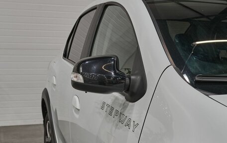 Renault Logan II, 2018 год, 1 050 000 рублей, 7 фотография