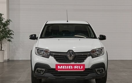Renault Logan II, 2018 год, 1 050 000 рублей, 2 фотография