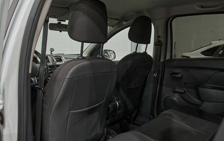 Renault Logan II, 2018 год, 1 050 000 рублей, 11 фотография