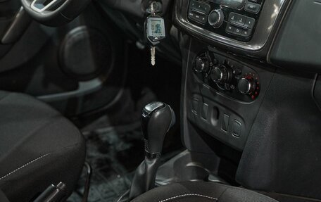 Renault Logan II, 2018 год, 1 050 000 рублей, 15 фотография