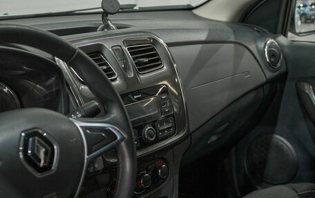 Renault Logan II, 2018 год, 1 050 000 рублей, 19 фотография