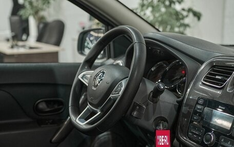 Renault Logan II, 2018 год, 1 050 000 рублей, 16 фотография