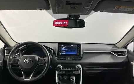 Toyota RAV4, 2021 год, 3 695 000 рублей, 7 фотография