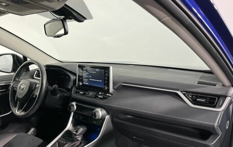 Toyota RAV4, 2021 год, 3 695 000 рублей, 9 фотография